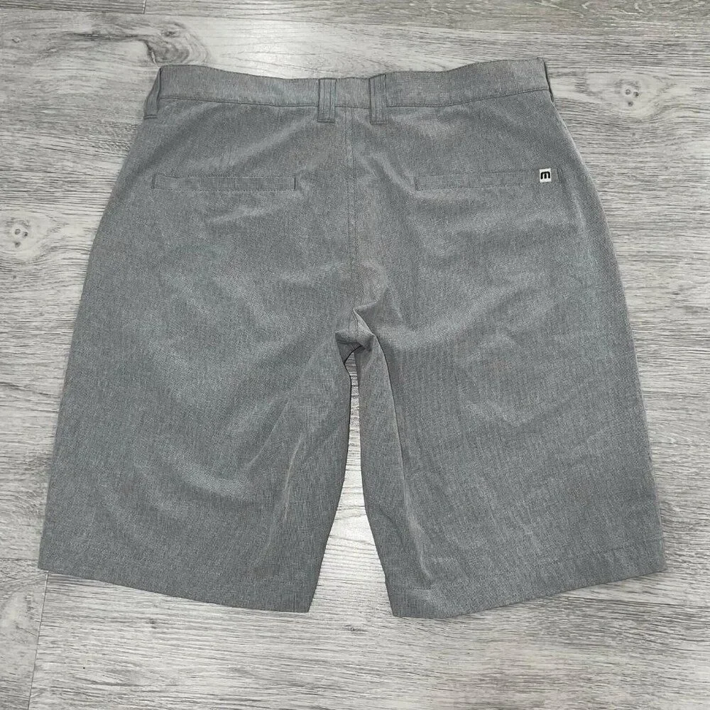 Travis Mathew Shorts Men’s 30 Beck Chino Flat Front Performance Golf Stretch